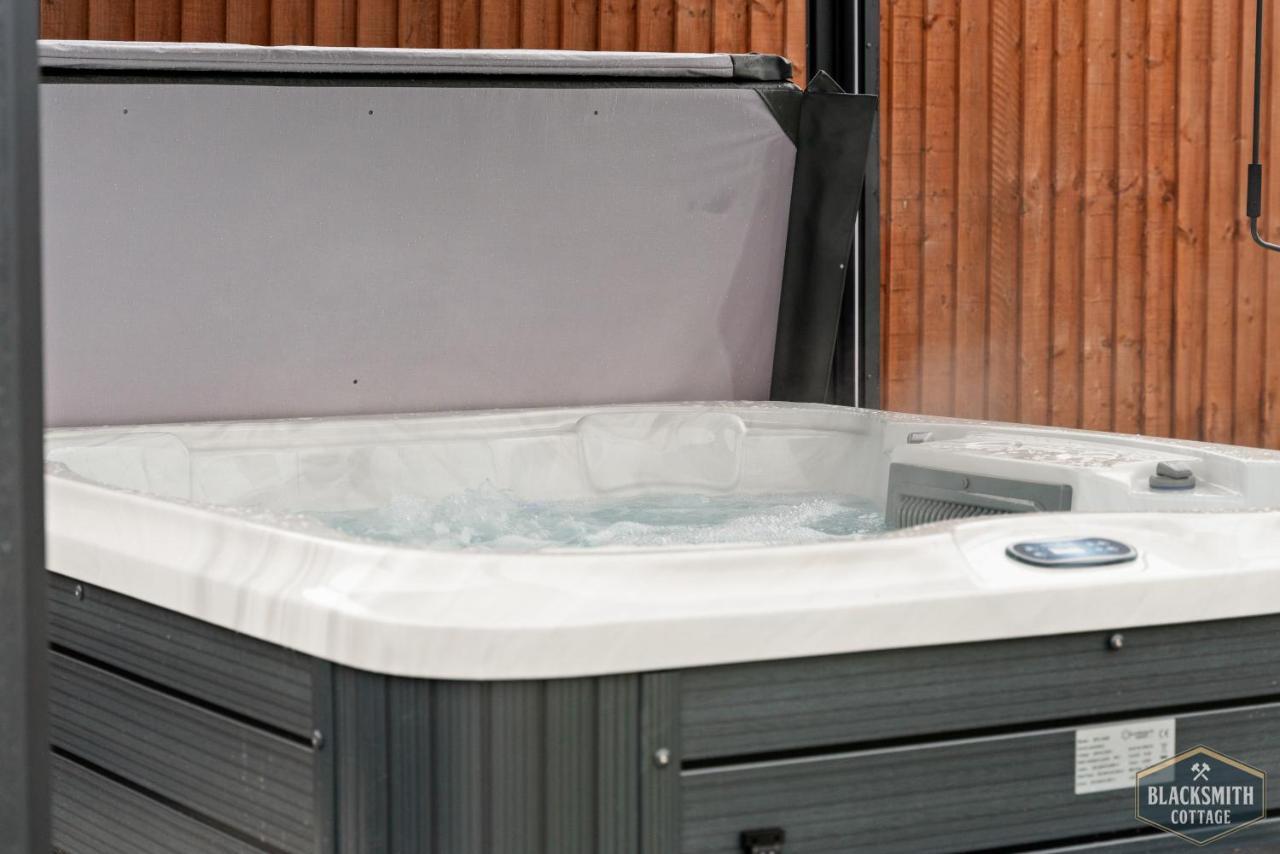 6Br Luxury Cottage, Hot Tubs, Hoar Cross, Staffordshire Newborough  Dış mekan fotoğraf